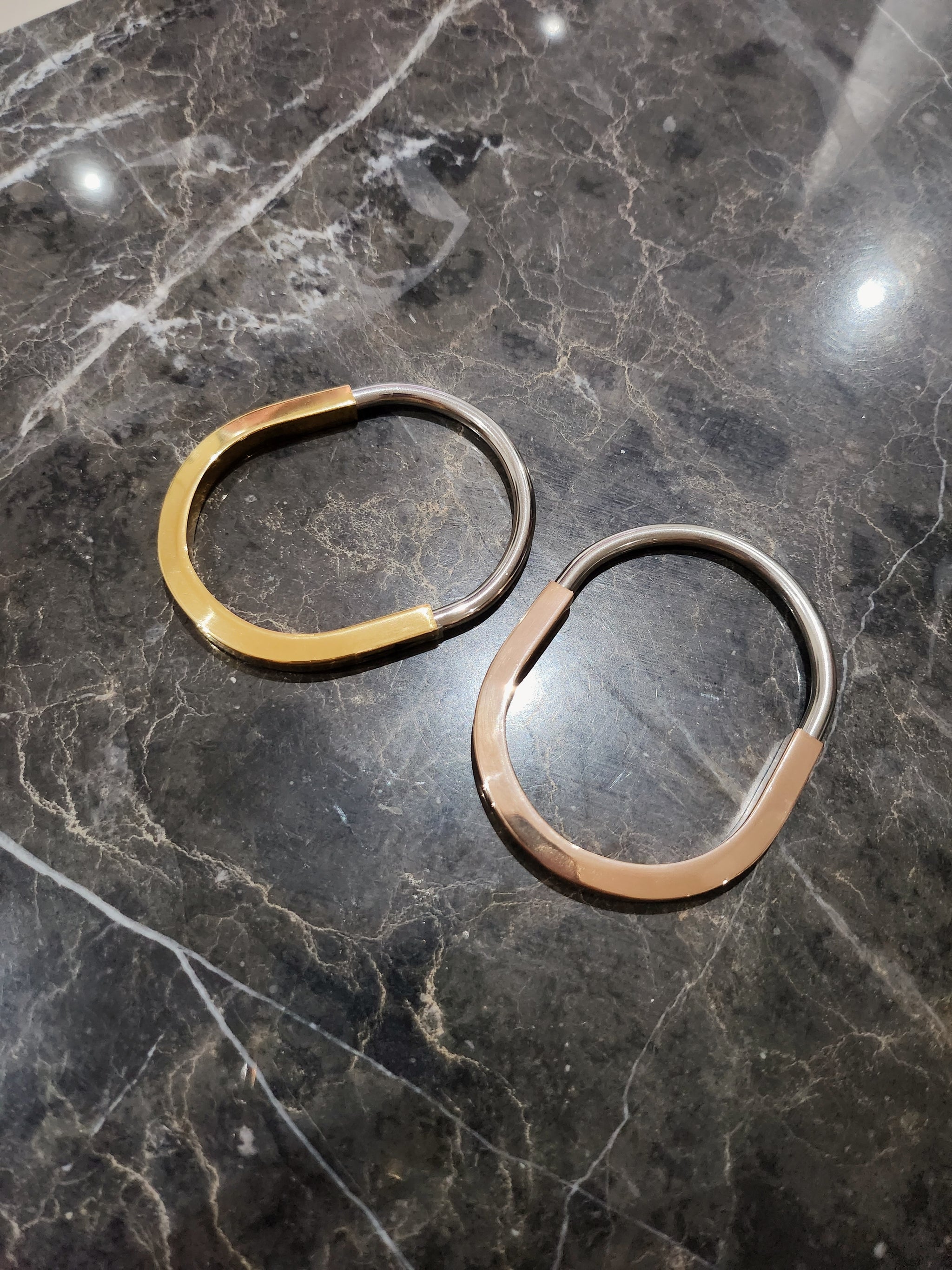 Lock bracelet gold and silver