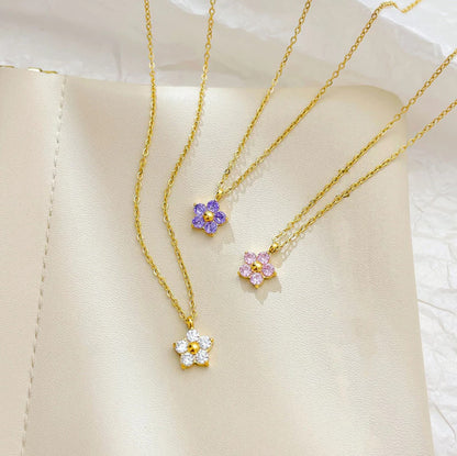 Collar flor blanca