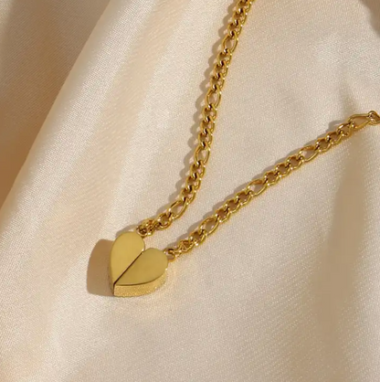 Corazon de iman collar