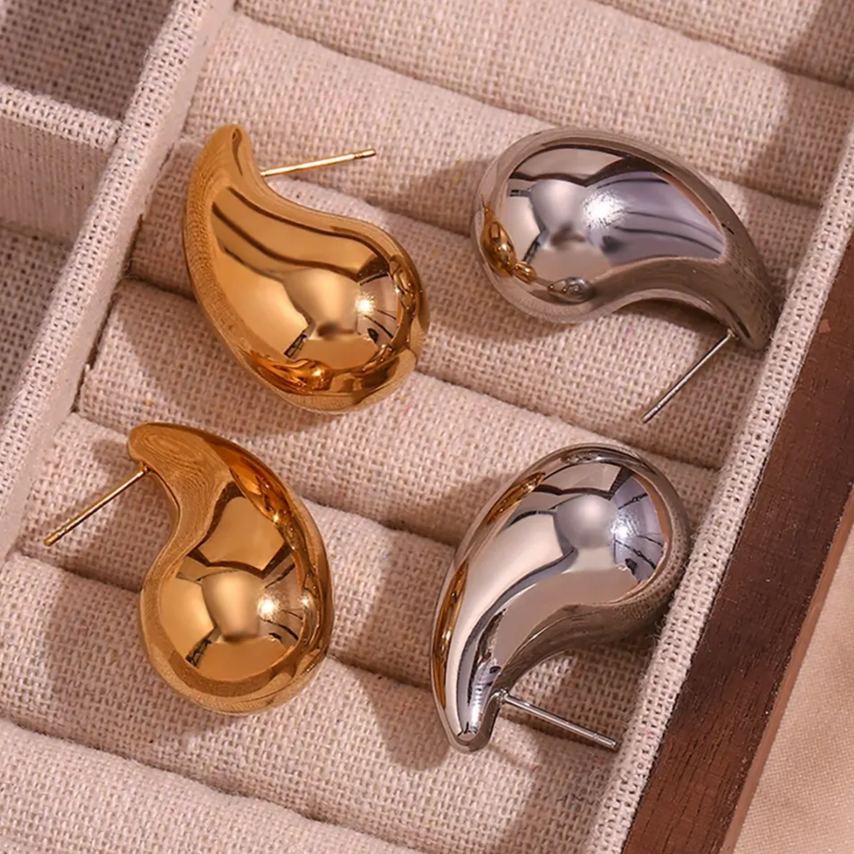 Tear Drop Aretes