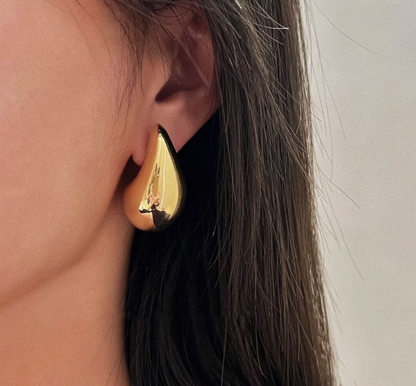 Tear Drop Aretes
