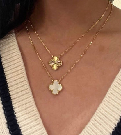 Trebol collar dorado