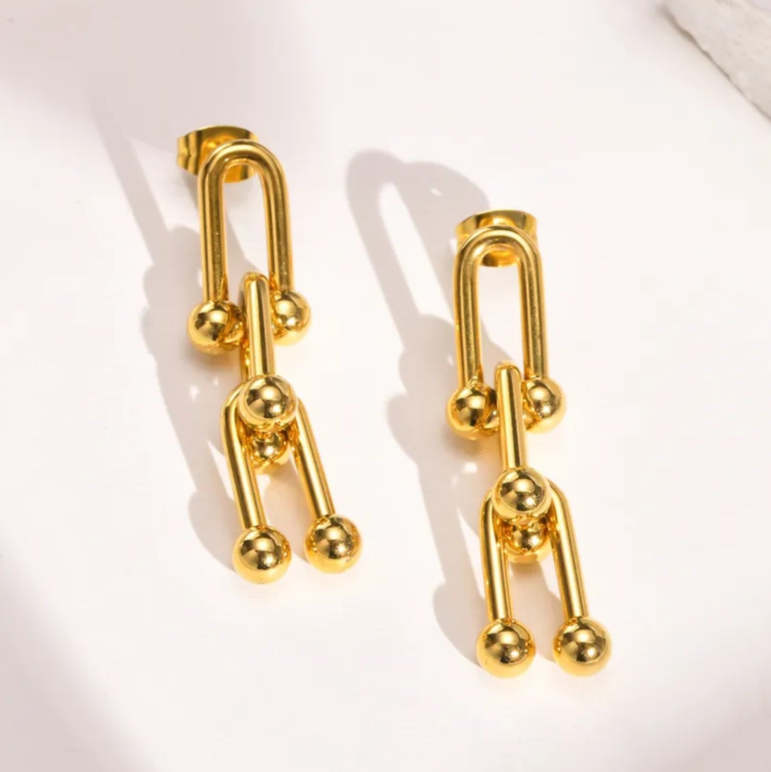 Triple link hoops