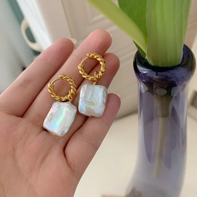 Croissant Square River Pearls