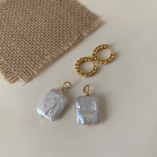 Croissant Square River Pearls
