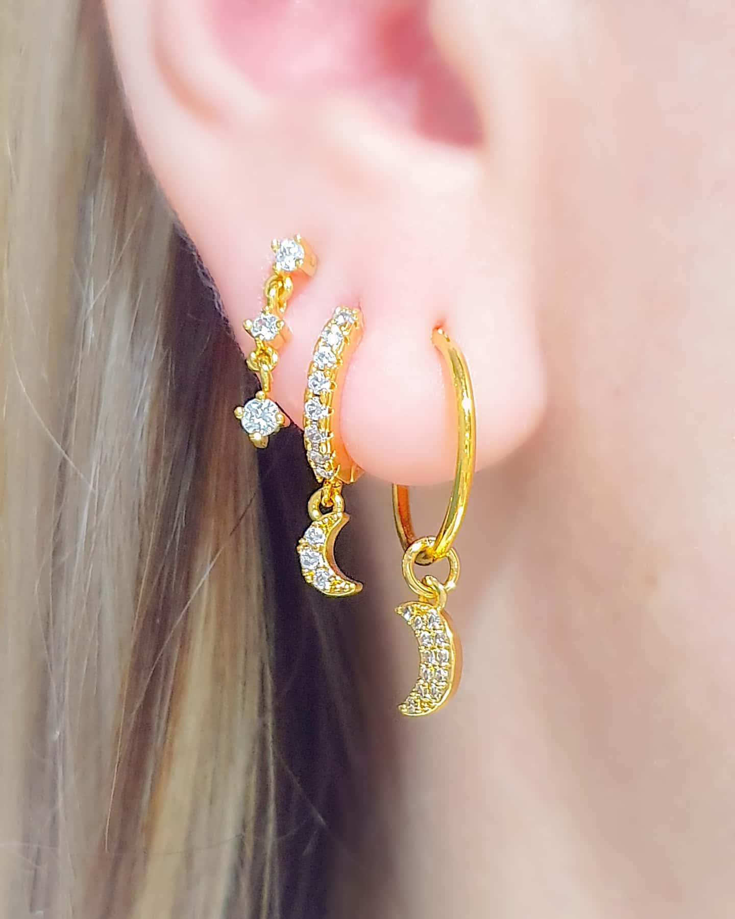 Stud largo con 3 zirconias