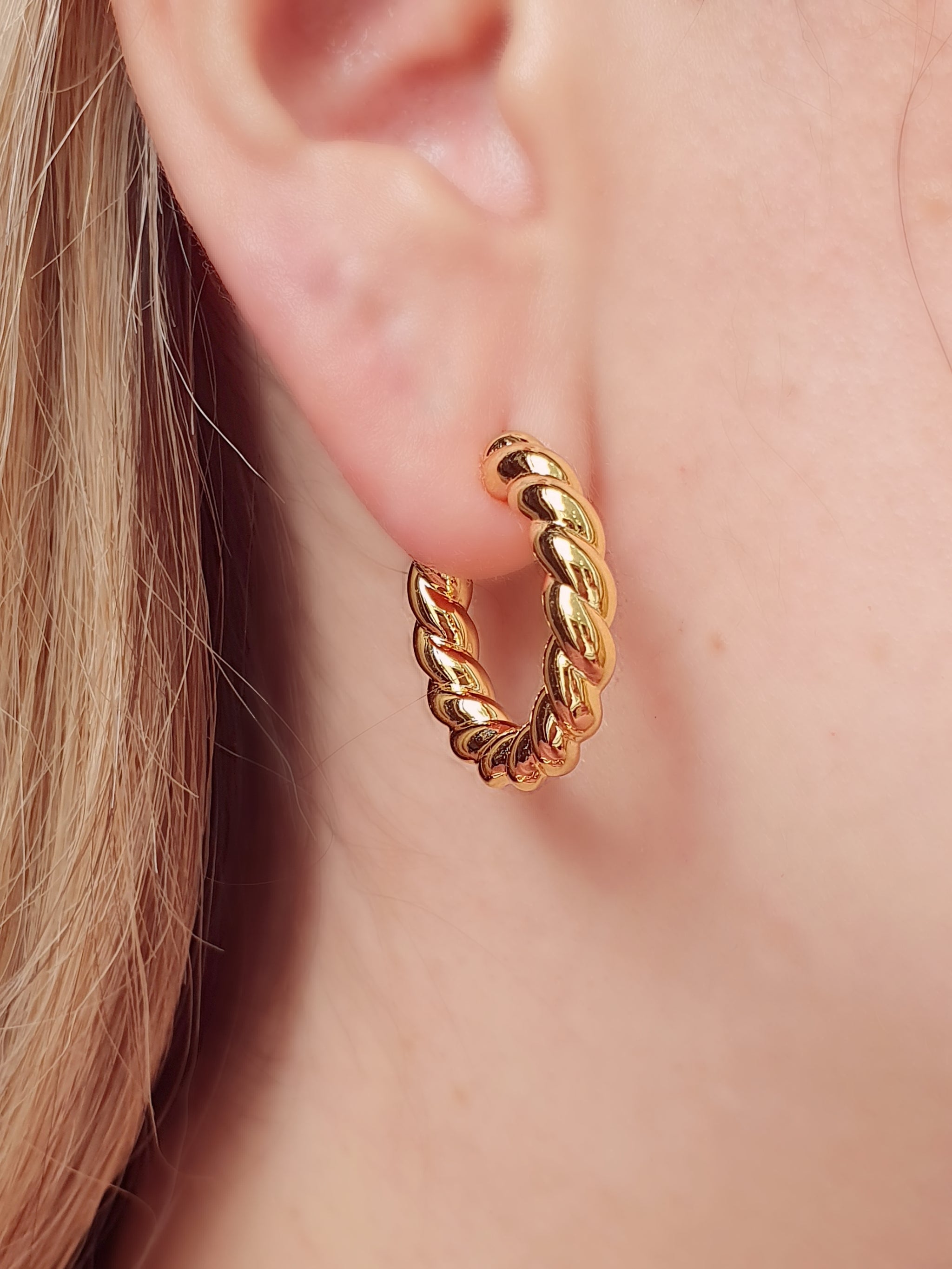 Croissant hoops