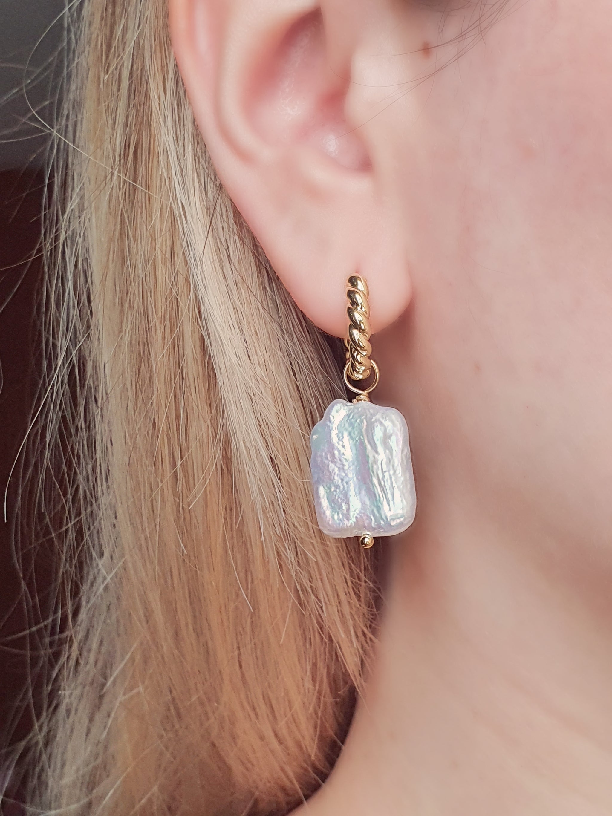 Croissant Square River Pearls