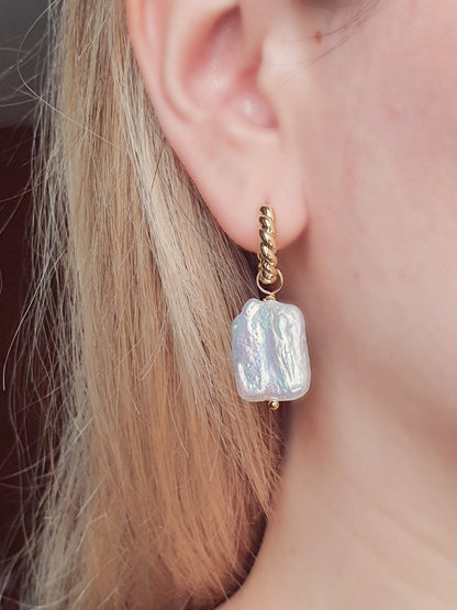 Croissant Square River Pearls