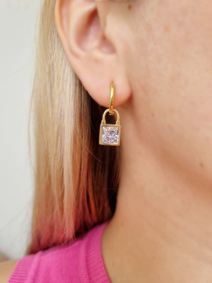 Lock hoops