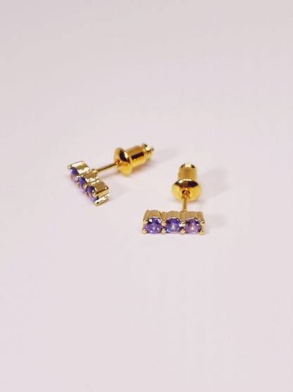 Petite studs lilac
