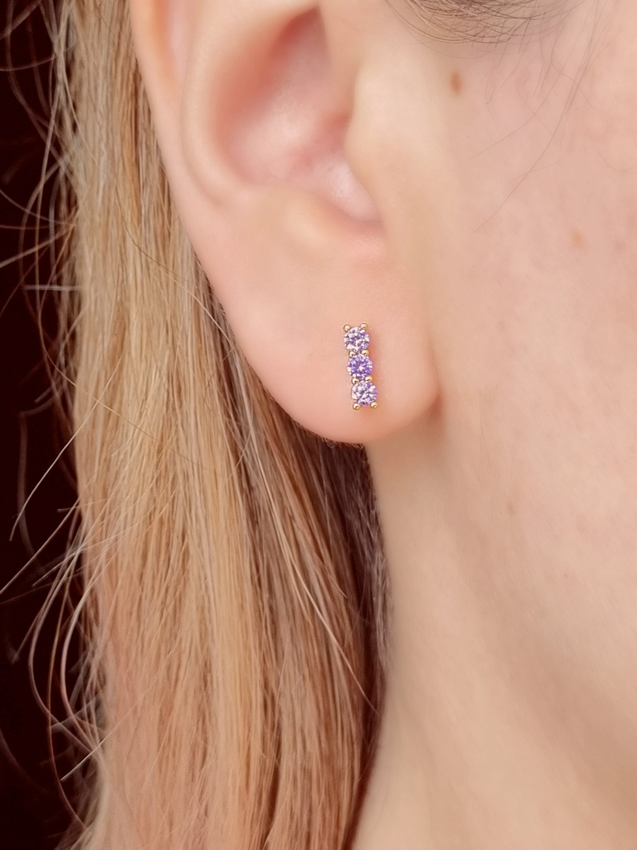 Petite studs lilac