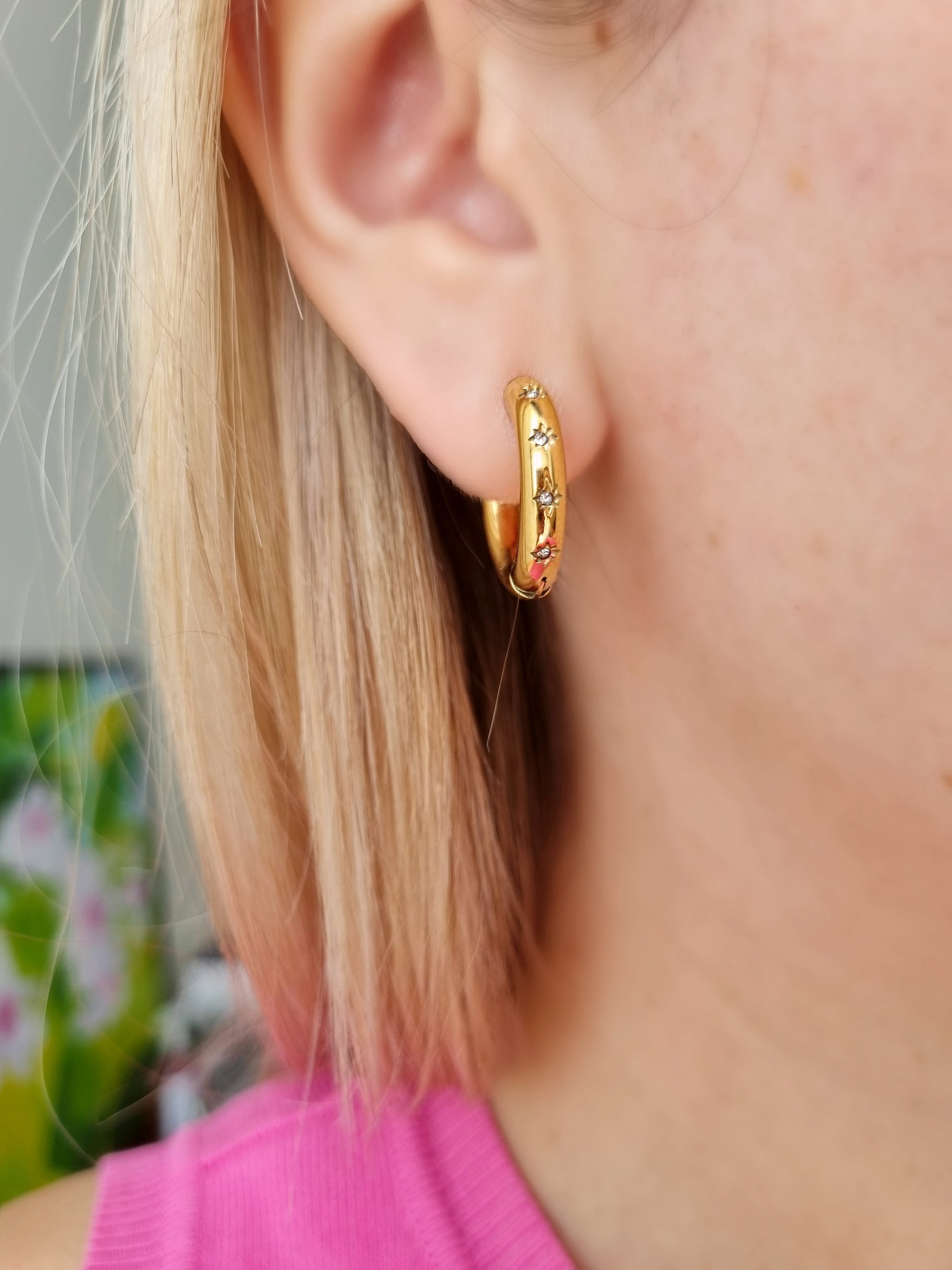 A sky with diamonds hoops