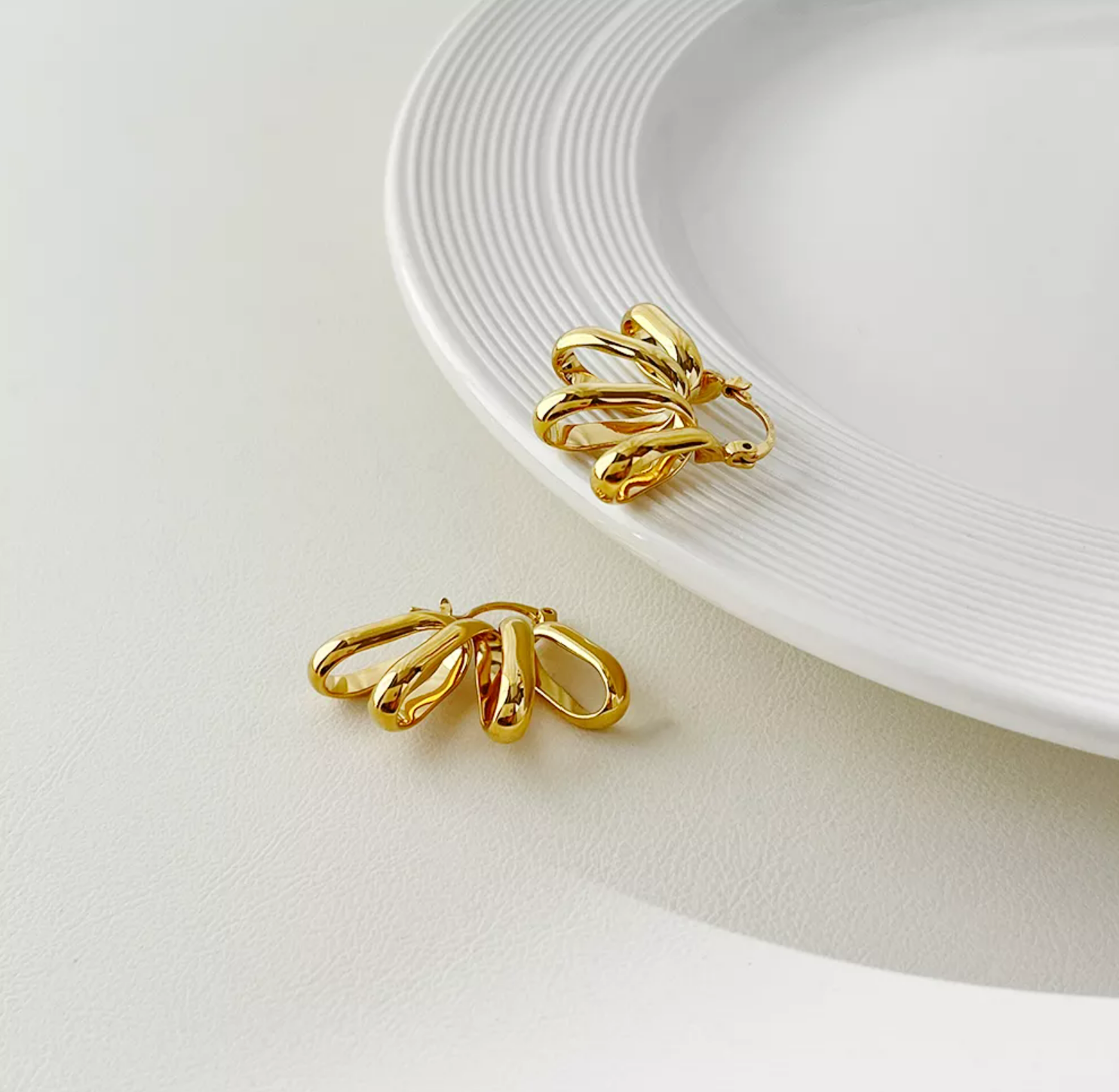 Spiral hoops